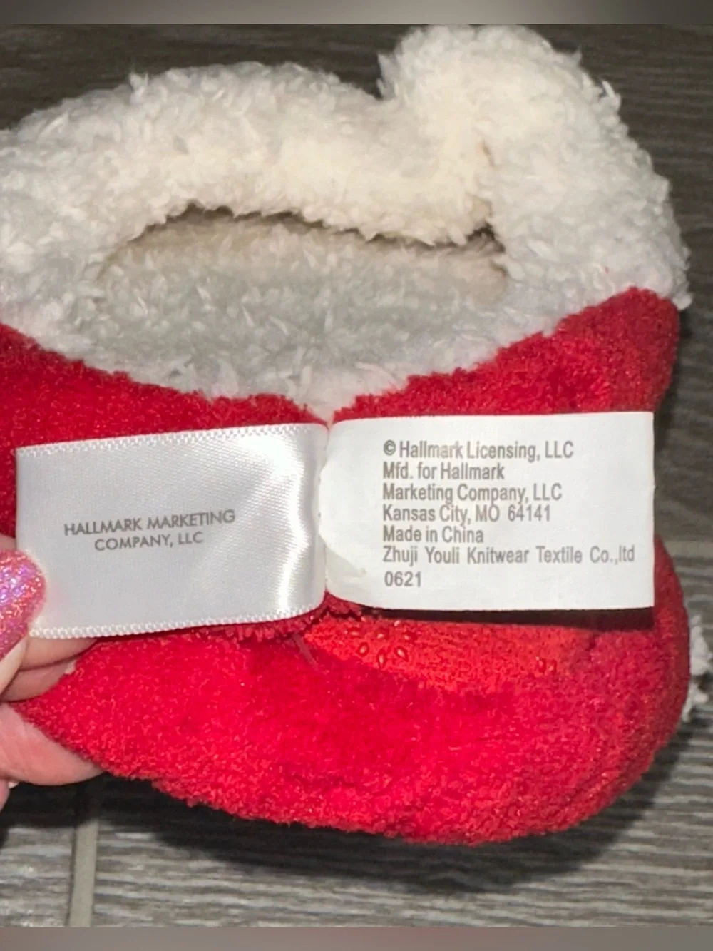 Hallmark Channel Joy to My World Fuzzy Slip-On Slippers NWT Women’s ~7.5 Coz
